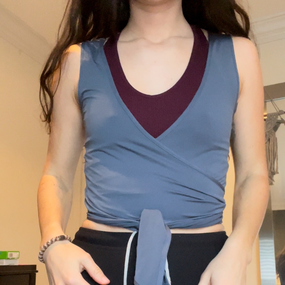 Lululemon wrap top in blue grey color size 4